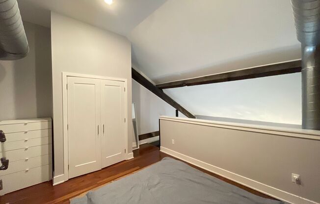 2 beds, 2 baths, $2,095, Unit Apt 40