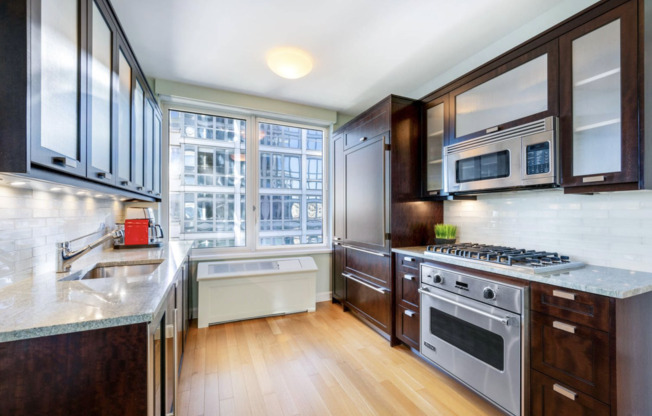 80 RIVERSIDE BLVD