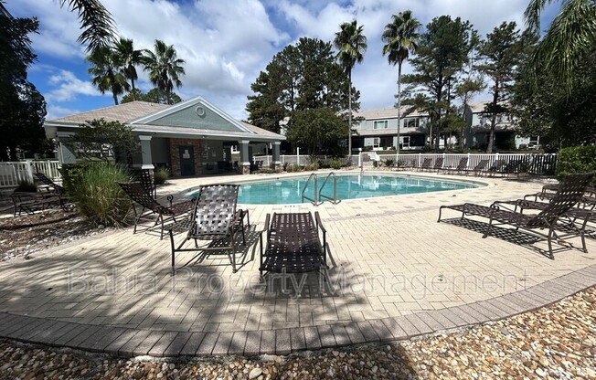 2320 LK WOODBERRY CIR