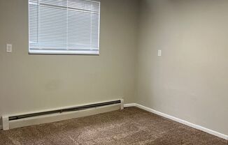 2 beds, 1 bath, 750 sqft, $1,095, Unit Unit 4
