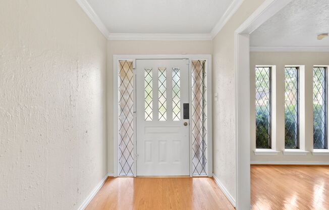 Come see this well-maintained home in Candlelight Oaks!