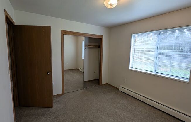2 beds, 1 bath, 1,100 sqft, $1,359, Unit 1053 5301
