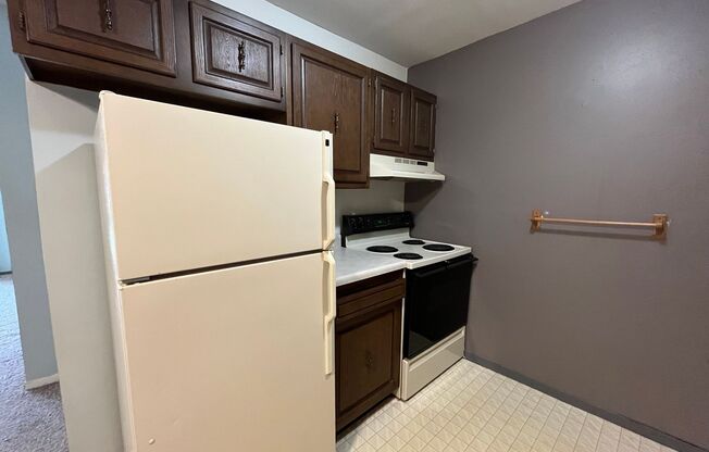 1 bed, 1 bath, $1,015, Unit 102