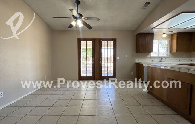 Spacious 3 Bedroom, 2 Bathroom Apple Valley Home!