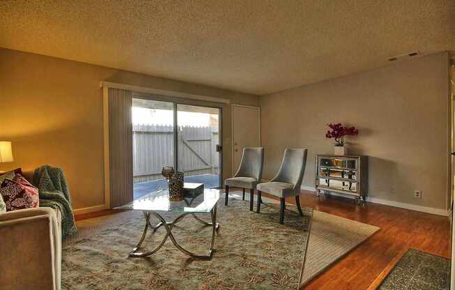 For Rent – Charming 2BR single level condo  in Fremont's Popular Roundtree Complex