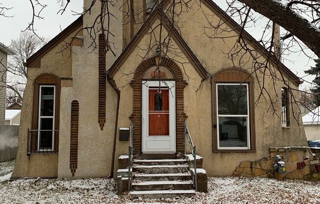 Beautiful 6 bedroom house in Minneapolis!!