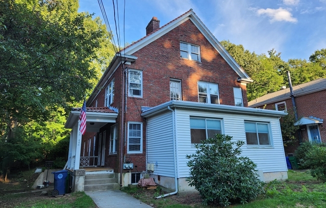 446 LOWELL AVE