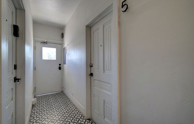 1 bed, 1 bath, $1,299, Unit 718 - 04