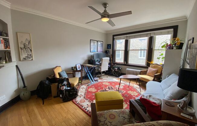 5542 W. LELAND LLC