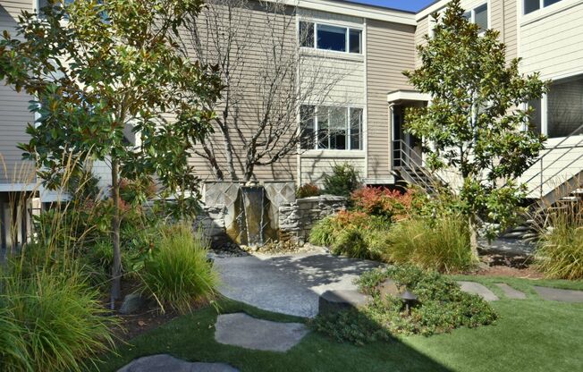 2Bd/1.5Ba Edmonds Condo