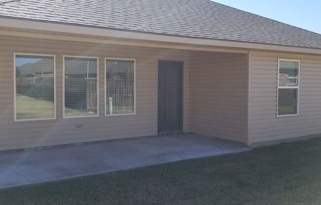 4 beds, 2 baths, $1,945