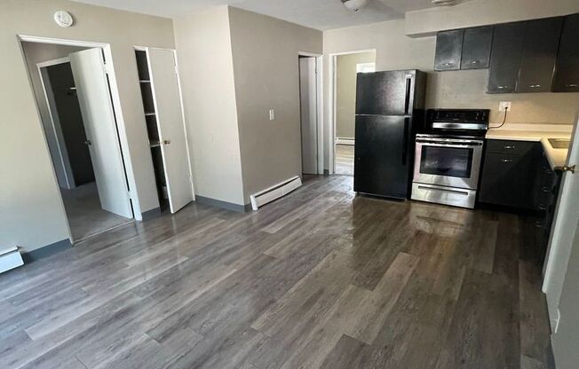 2 beds, 1 bath, 570 sqft, $995, Unit #6