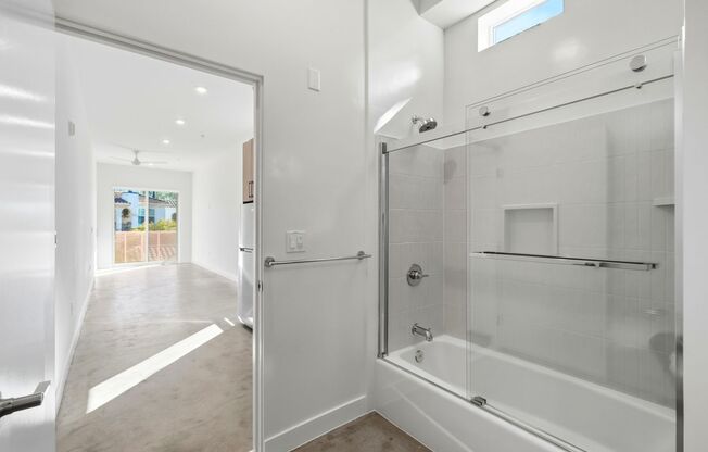 Studio, 1 bath, 265 sqft, $1,826, Unit 2-D