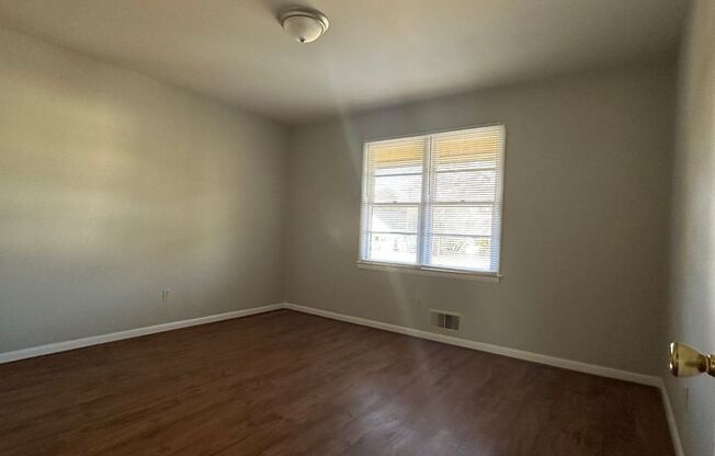 2 beds, 1 bath, $1,150