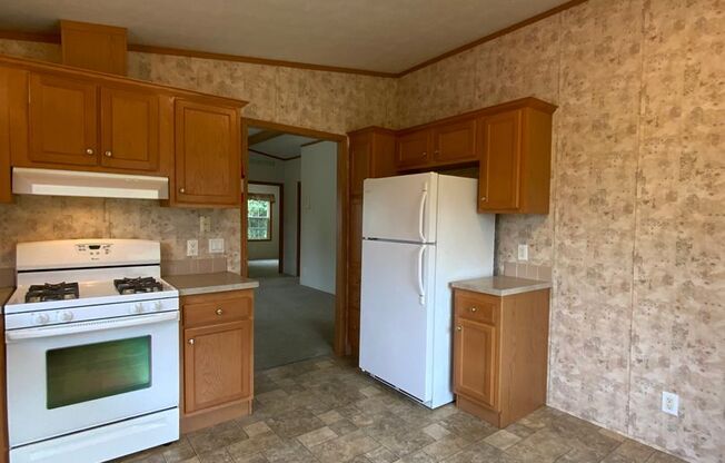 3 beds, 2 baths, $1,595