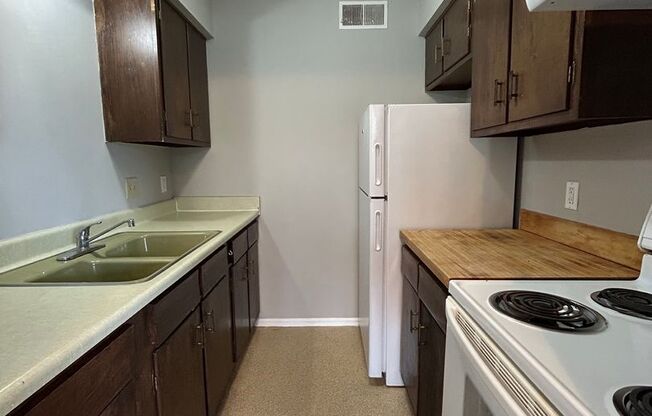 Eleganz Rentals (4619 N 56th Street)