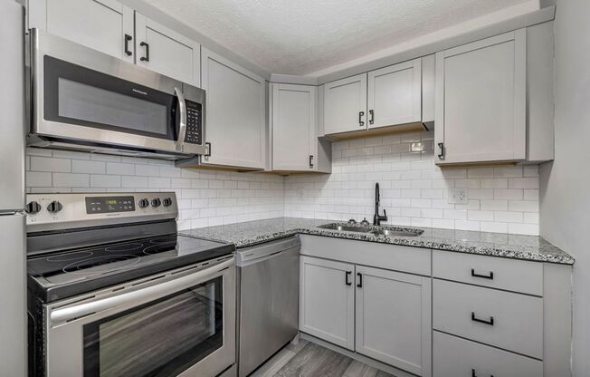 1 bed, 1 bath, 600 sqft, $999, Unit 723-11