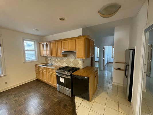 3 beds, 1 bath, $3,200, Unit 1