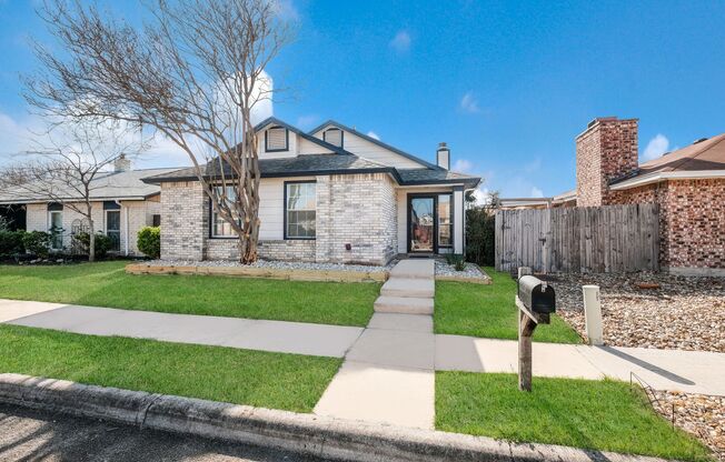 Charming 3-Bedroom Near Randolph AFB