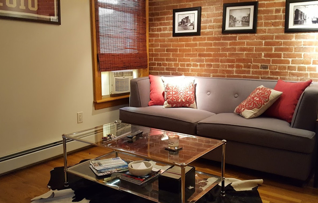 1 bed, 1 bath, 700 sqft, $1,385, Unit 717-4