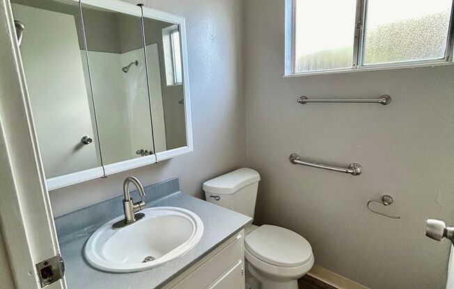 Studio, 1 bath, 382 sqft, $1,095, Unit 046