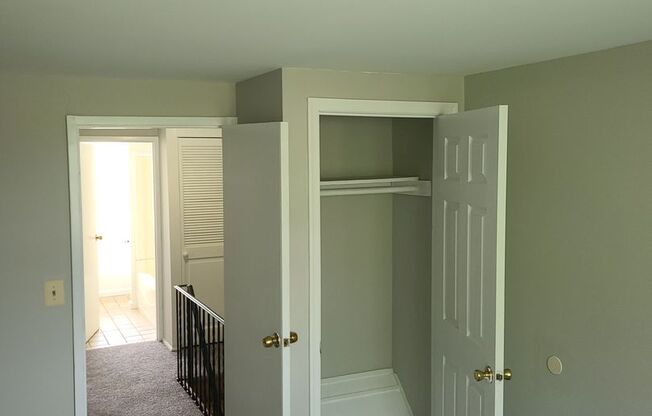Spacious Four‑Bedroom Home with Large Yard and Easy Commuter Access