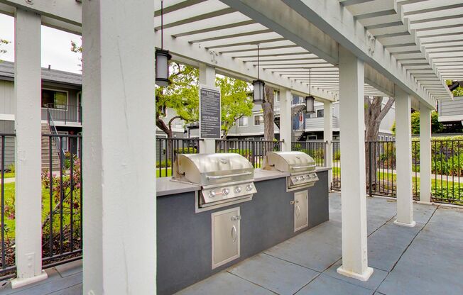 2 beds, 2 baths, 972 sqft, $2,941, Unit 14-162