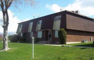 Woodland Manor Apartments