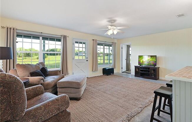 7 acres with 5 bed, 3 bath less than 25 minutes from town!