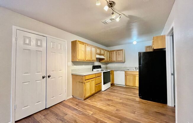 1013 1015 ADVANCE ST