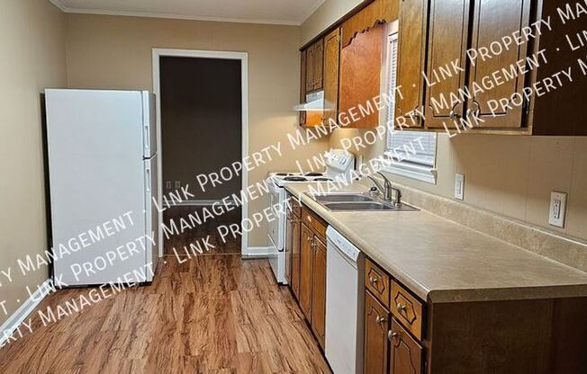 2 beds, 1 bath, 977 sqft, $1,175, Unit 7150 Holland Lane