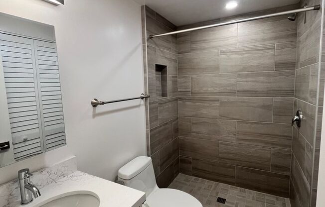 Studio, 1 bath, 425 sqft, $1,945, Unit 04