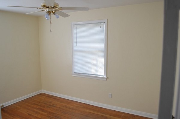 2 beds, 1 bath, $1,400