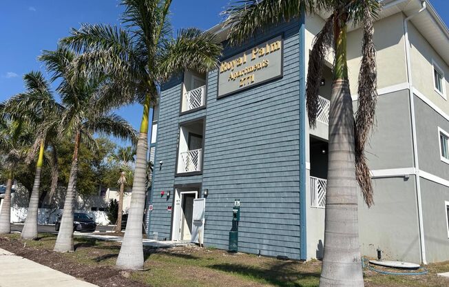2771 Royal Palms Ave