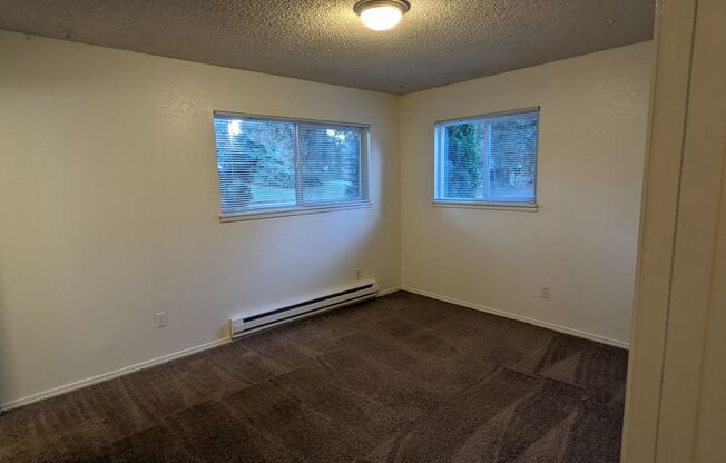 2 beds, 2 baths, 900 sqft, $1,525, Unit #24