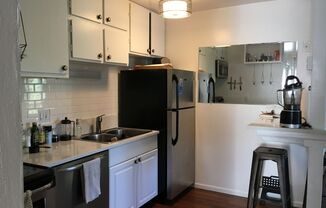 Modern 2 BDR / 1 BA in North Boulder