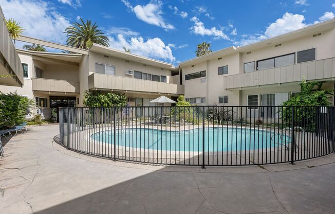 Live in one of the best locations in Los Angeles - Hollywood Hills