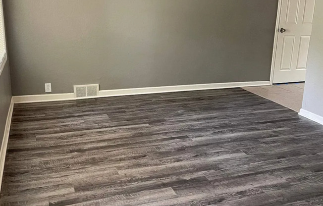4 Bed, 1 Bath Home in South Kansas City!