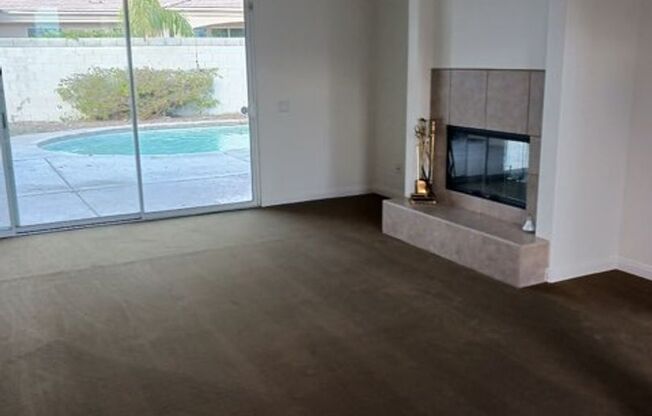 3 beds, 2.5 baths, $3,695, Unit APN 685-200-027-8