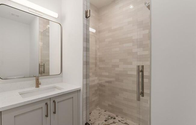 3 beds, 3 baths, 1,961 sqft, $3,200, Unit 403