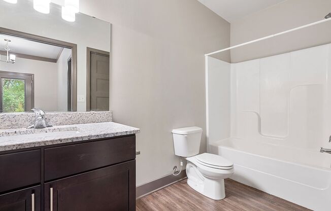 1 bed, 1 bath, 765 sqft, $815, Unit 33