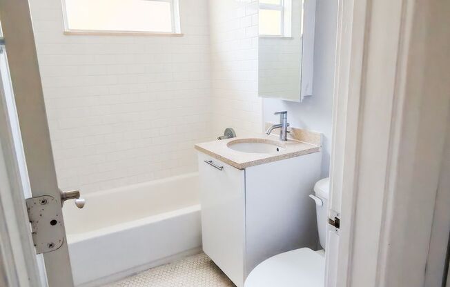 Studio, 1 bath, 420 sqft, $1,500, Unit 205