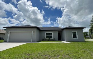 Charming 3 Bedroom, 2 Bathroom Home in Palm Bay!!