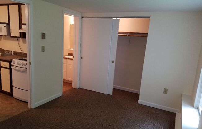 1 bed, 1 bath, 480 sqft, $1,500, Unit F12