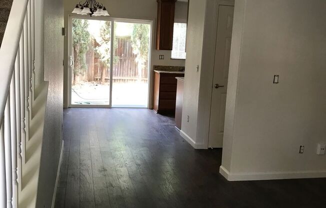 4 Bedroom Home Close to Gym and Shopping