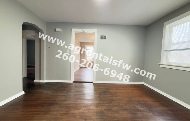 2 beds, 1 bath, 1,040 sqft, $895, Unit #2