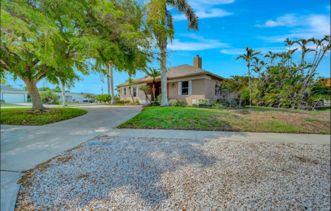 Beautiful Home in Desirable Marco Island