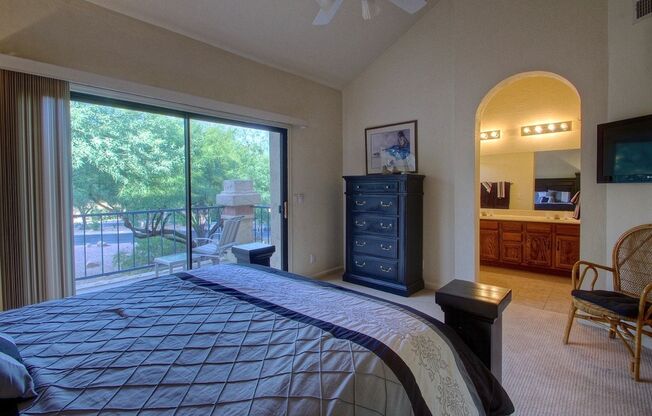 2 beds, 2.5 baths, $2,600, Unit UNIT 1021