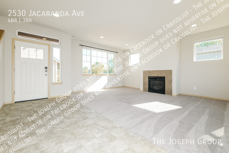 2530 JACARANDA AVE