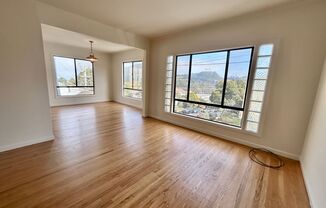 Spacious 2bd/1bth Upper Flat With Beautiful Views